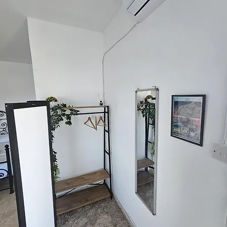 Hillside Residences Kır Evi
